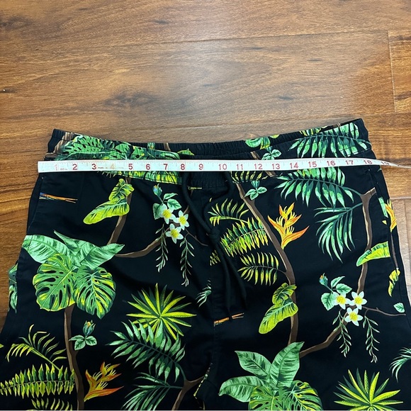 Forever 21 Leaves Pants Size XL - Picture 5 of 8